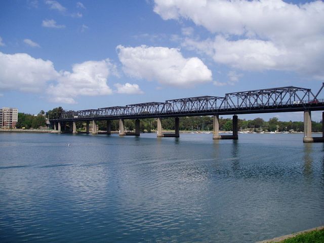 Iron Cove Bridge, Drummoyne-Rozelle NSW (Wikipedia)