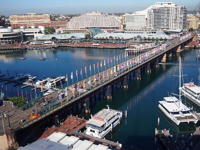 Pyrmont Bridge, Pyrmont (Nick-D/Wikipedia)